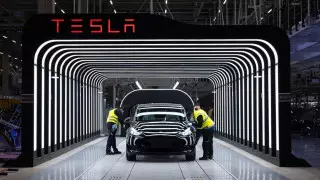 Tesla отзовет более миллиона автомобилей в США