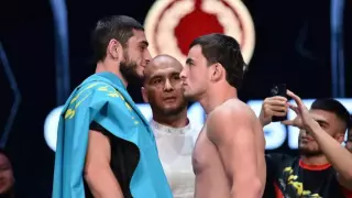 Казахстанец "задушил" узбекистанца в бою за титул на турнире по MMA