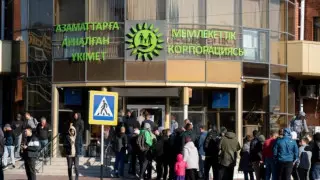 В ЦОНах Казахстана возникли очереди из-за россиян