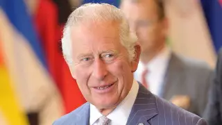 Новый королевский шифр Чарльза III представили в Британии