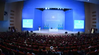 Токаев наградил нескольких жителей Шымкента