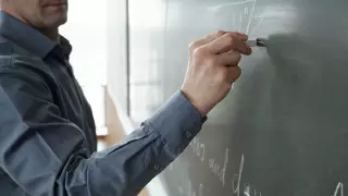 9 учителей обучали школьников по поддельным дипломам в Мангистау