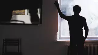 15-летний подросток выпал из окна на 18-м этаже в Алматы