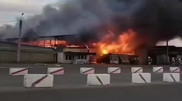 Крупный пожар в Таразе: горят торговые бутики на рынке и столовая