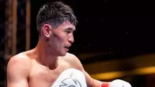 Нокаутом завершился бой казахстанца за титул WBA