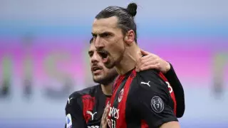 Бил своих, грызся с великими и плевал на ЛЧ. Ибрагимовичу - 41