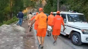 Не менее 25 человек погибли при падении автобуса в ущелье в Индии