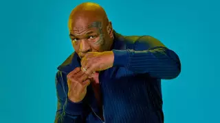 Едва не нокаутировал тренера: Майк Тайсон опубликовал эффектное видео