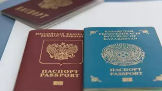 Семейную пару из России выдворили из Казахстана за двойное гражданство