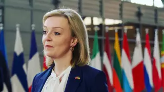 Рейтинг Трасс упал ниже показателей Джонсона перед отставкой