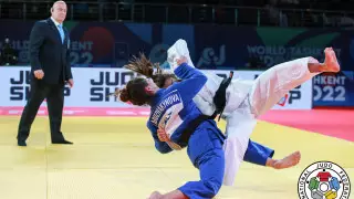 Казахстанка "со сломанной рукой" выиграла медаль ЧМ по дзюдо