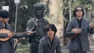 Уличные музыканты покорили сеть исполнением "Группы крови" на домбре