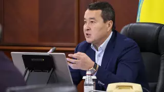 Премьер Смаилов поручил закупать овощи сейчас по самым низким ценам