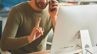 "Пытаются оформить кредит". Как распознать телефонных мошенников