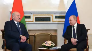Лукашенко и Путин договорились о развертывании совместной группировки войск