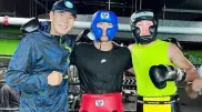 "С чемпионом мира". Боксеры из Казахстана показали звездного напарника