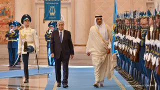 Токаев встретился с эмиром Катара в Акорде