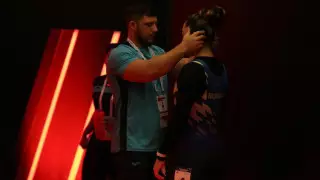 Казахстанка совершила камбэк и выиграла медаль ЧА по тяжелой атлетике