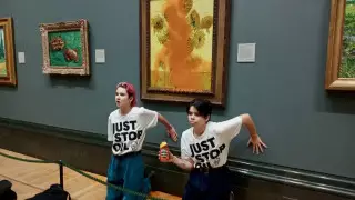 Картину Ван Гога облили томатным супом в Лондоне