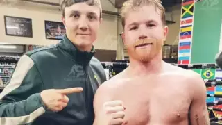 Казахстанец из зала Канело с титулом от WBA нокаутировал в Мексике местного боксера