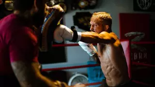 Добровольно отказался от титула: как "спалился" главный допингист UFC