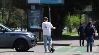 Самокатчиков приравняют к водителям транспортных средств - МВД