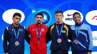 Три победы и 8-0. Как казахстанец забрал медаль ЧМ по борьбе