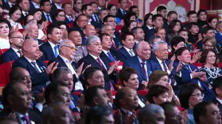 Президент Токаев посетил торжественный концерт ко Дню Республики