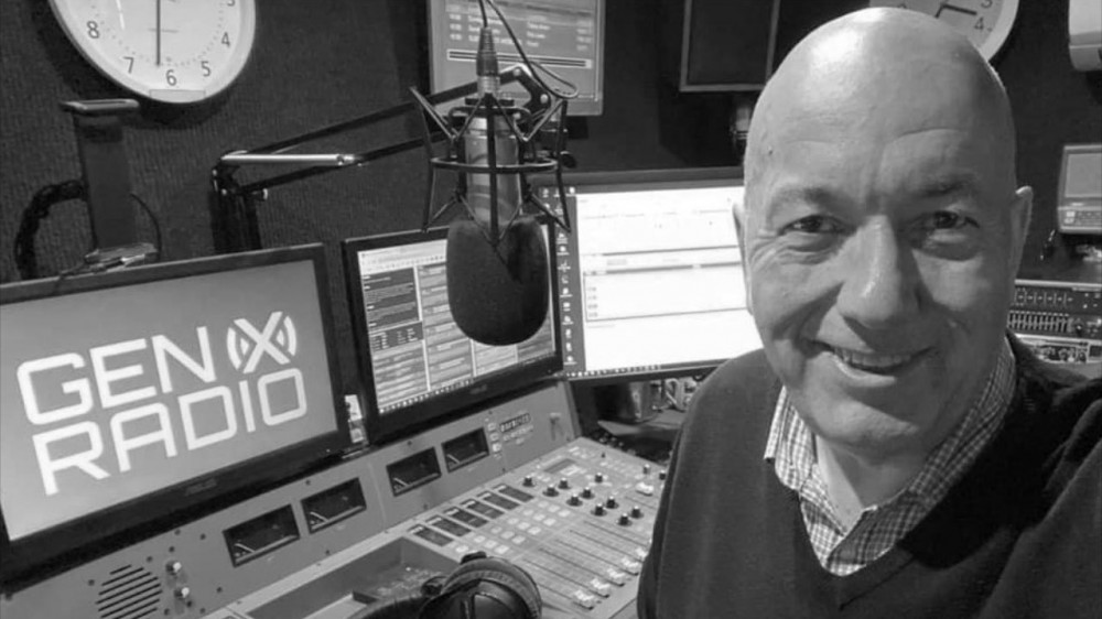 Радиоведущий умер во время прямого эфира в Великобритании