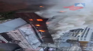 Трехэтажный дом загорелся в центре Москвы