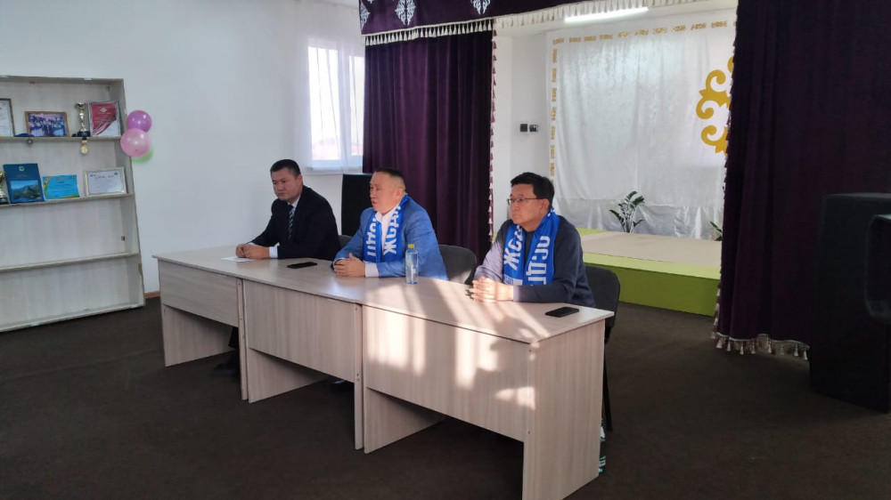 Кандидат от ОСДП Ауесбаев призвал пересмотреть политику Нацбанка