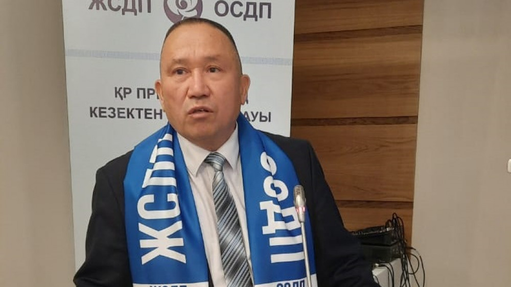 Кандидат Нурлан Ауесбаев потребовал от ЦИК провести дебаты