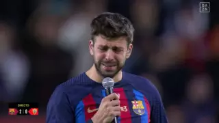 Пике не смог сдержать слез после прощального матча за "Барселону"