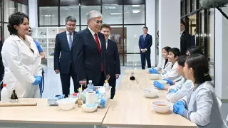 Токаев посетил Центр Абая в Атырауской области