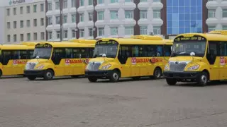 16 школьных автобусов переданы управлению образования Акмолинской области