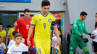 Гол клубу Хави и допинг. Капитан сборной Казахстана возвращается в футбол