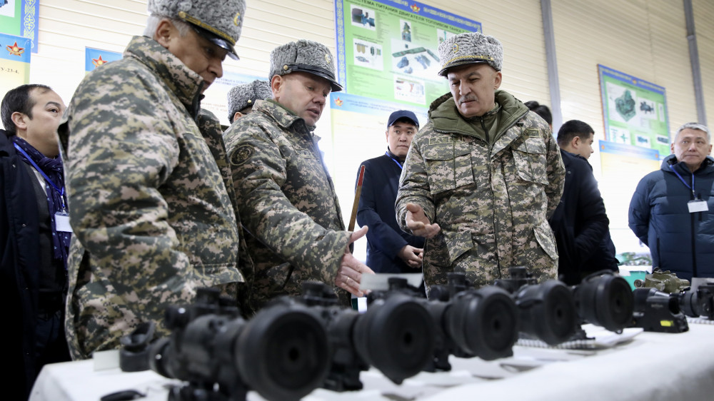 Министр обороны совершил рабочую поездку в Алматы