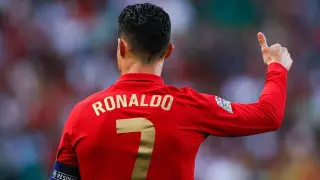 Разлад в сборной из-за интервью? Видео с Роналду из раздевалки обсуждают в сети