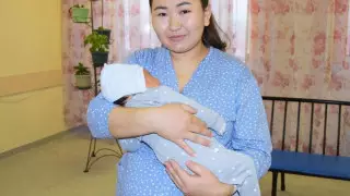 Мальчик-богатырь весом более пяти килограммов родился в столице