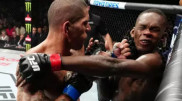 Экс-чемпиона UFC Адесанью арестовали. Подробности