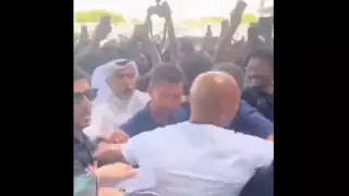 "Чуть не разорвали". В сеть попало видео приезда Лионеля Месси в Катар