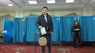 Ерлан Карин проголосовал на выборах президента