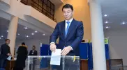 Аким Туркестанской области проголосовал на выборах