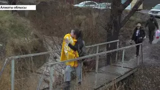 Мужчина купил часть улицы и лишил сельчан дороги домой в Алматинской области