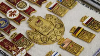 20 тысяч значков и наград: пенсионер из Астаны собрал уникальную коллекцию