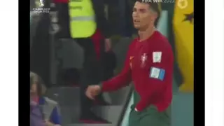 Что достал Роналду из шорт? Звездный футболист удивил фанатов на ЧМ-2022