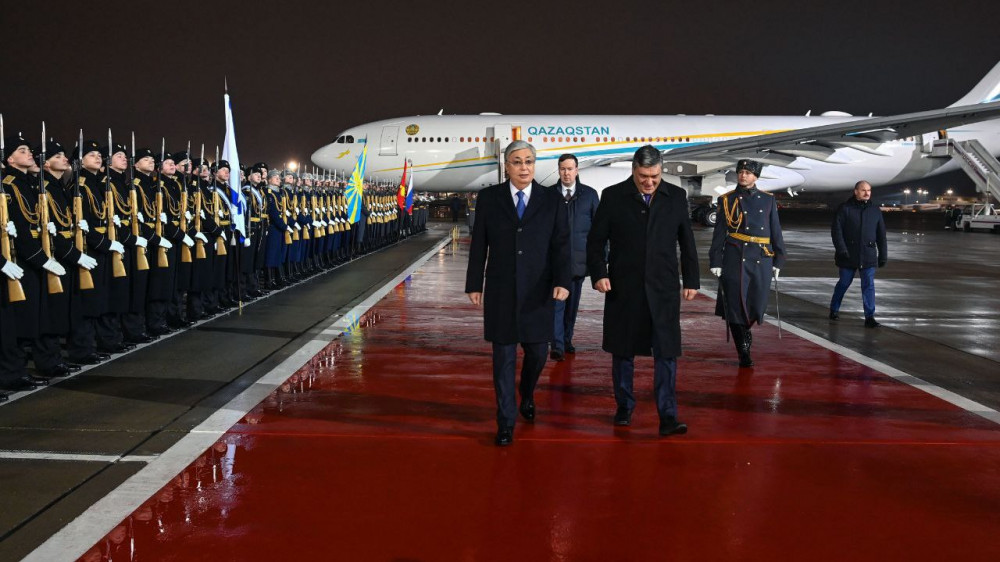 Президент Токаев прибыл с визитом в Россию