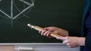 "Списали друг у друга": стали известны подробности конфликта между учителем и завучем в Сатпаеве