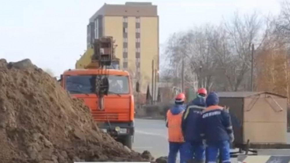 2 дня топило нечистотами многоэтажки в Уральске