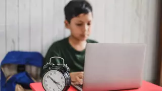 Школьников второй смены перевели на дистанционку в нескольких регионах Казахстана